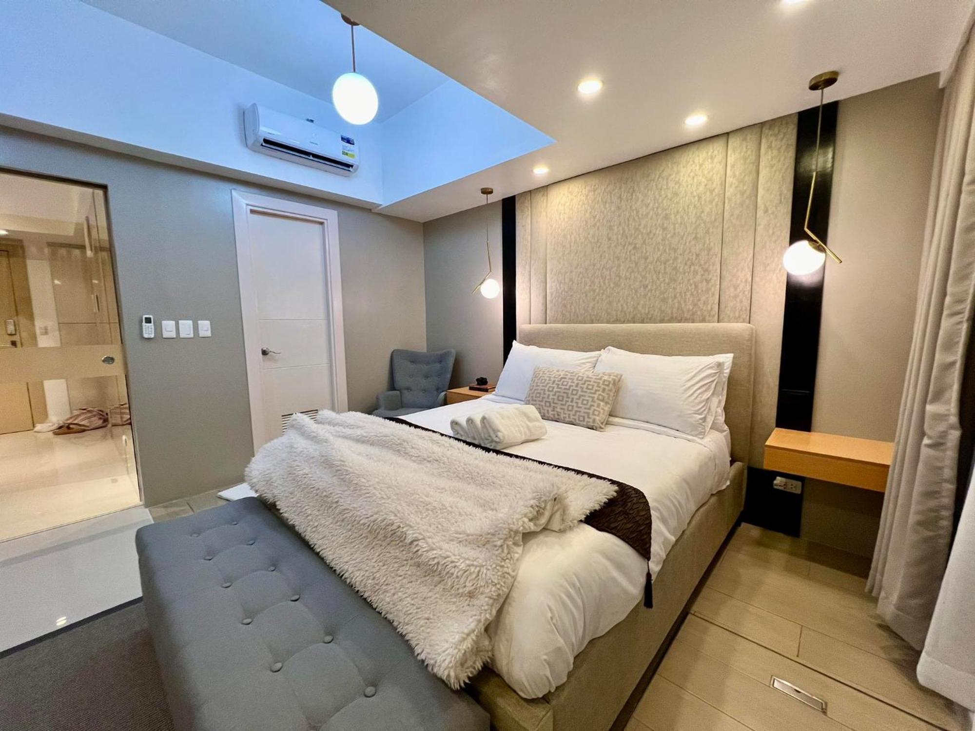 Hotel Vibe Condo At Uptown Parksuites Bgc Taguig Ngoại thất bức ảnh