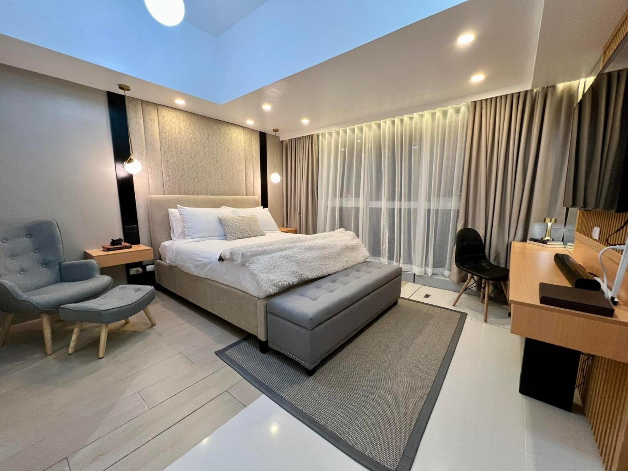 Hotel Vibe Condo At Uptown Parksuites Bgc Taguig Ngoại thất bức ảnh